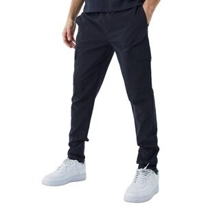 Boohoo Man Elastic Lightweight Stretch Skinny Cargo Trouser in Black, Size M‌